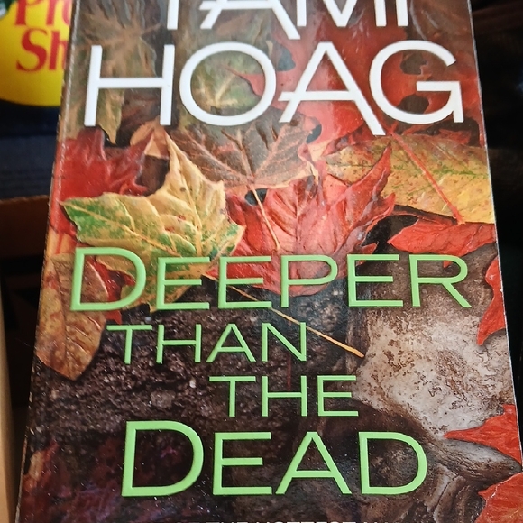 Tami Hoag Book Collection - Picture 4 of 8